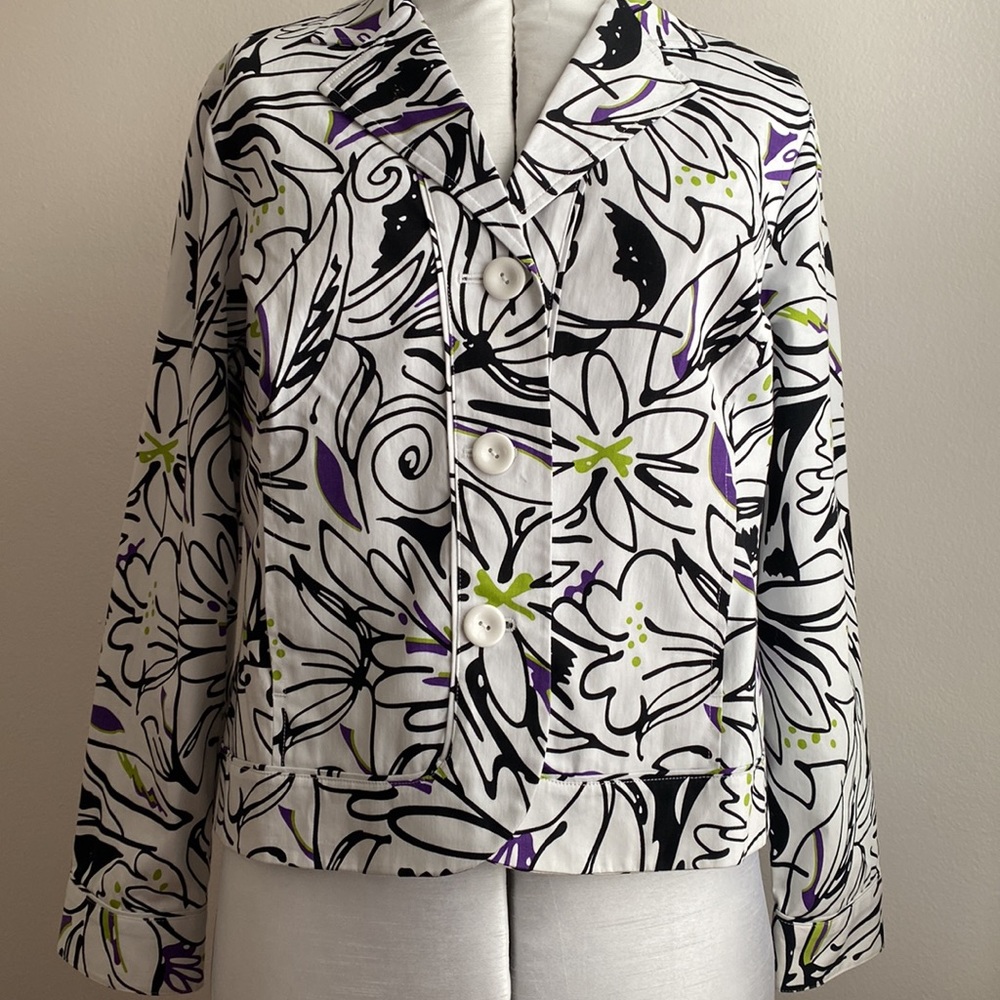 Black Art Deco Floral blazer Size Petite Medium